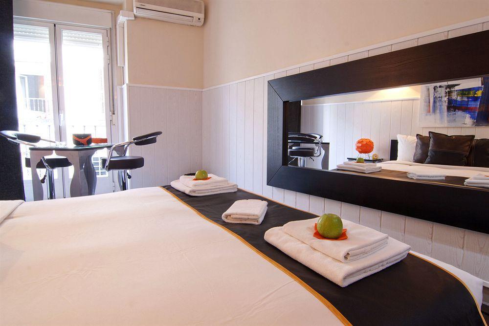 מדריד Hostal Oxum מראה חיצוני תמונה