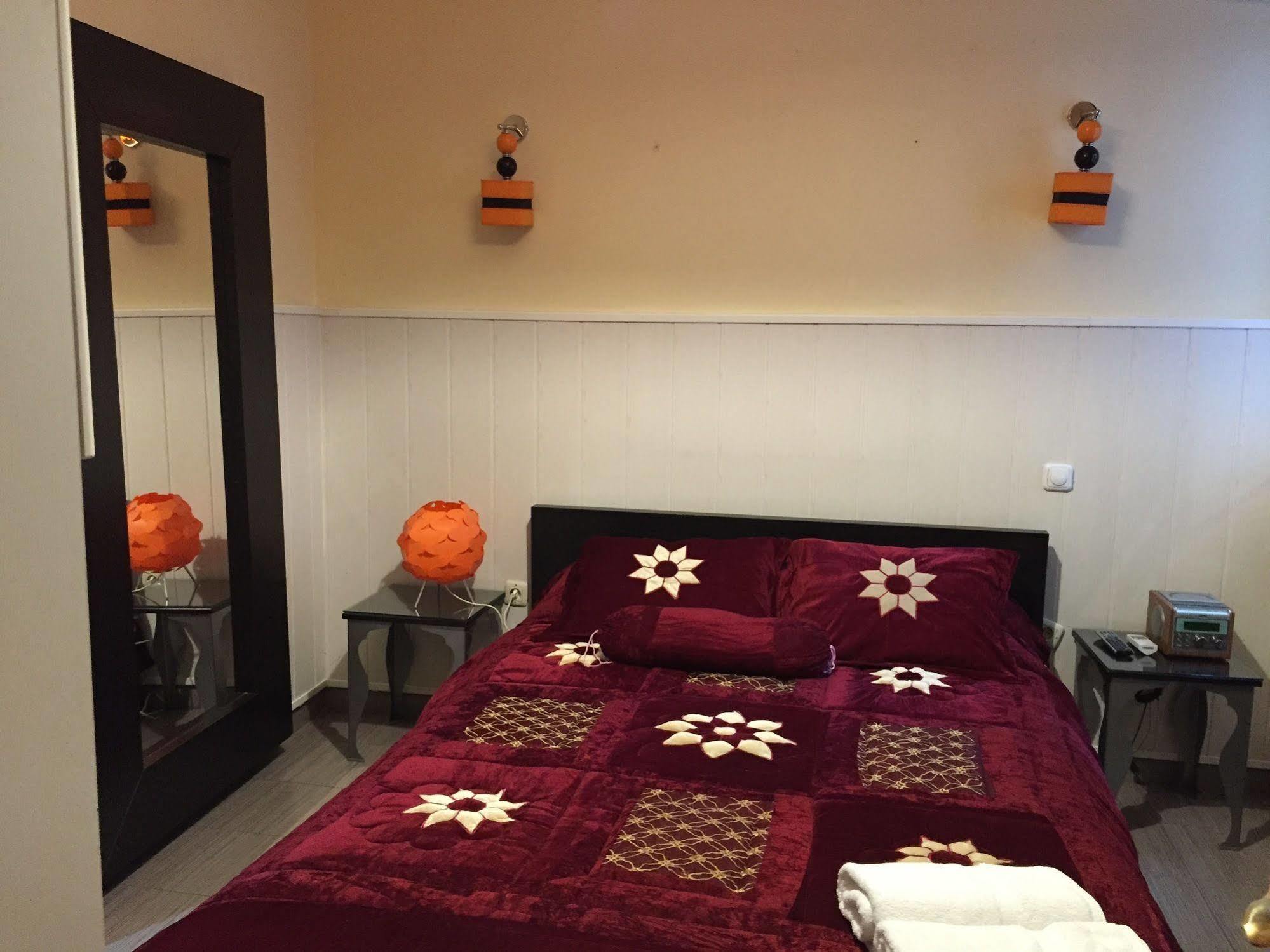 מדריד Hostal Oxum מראה חיצוני תמונה
