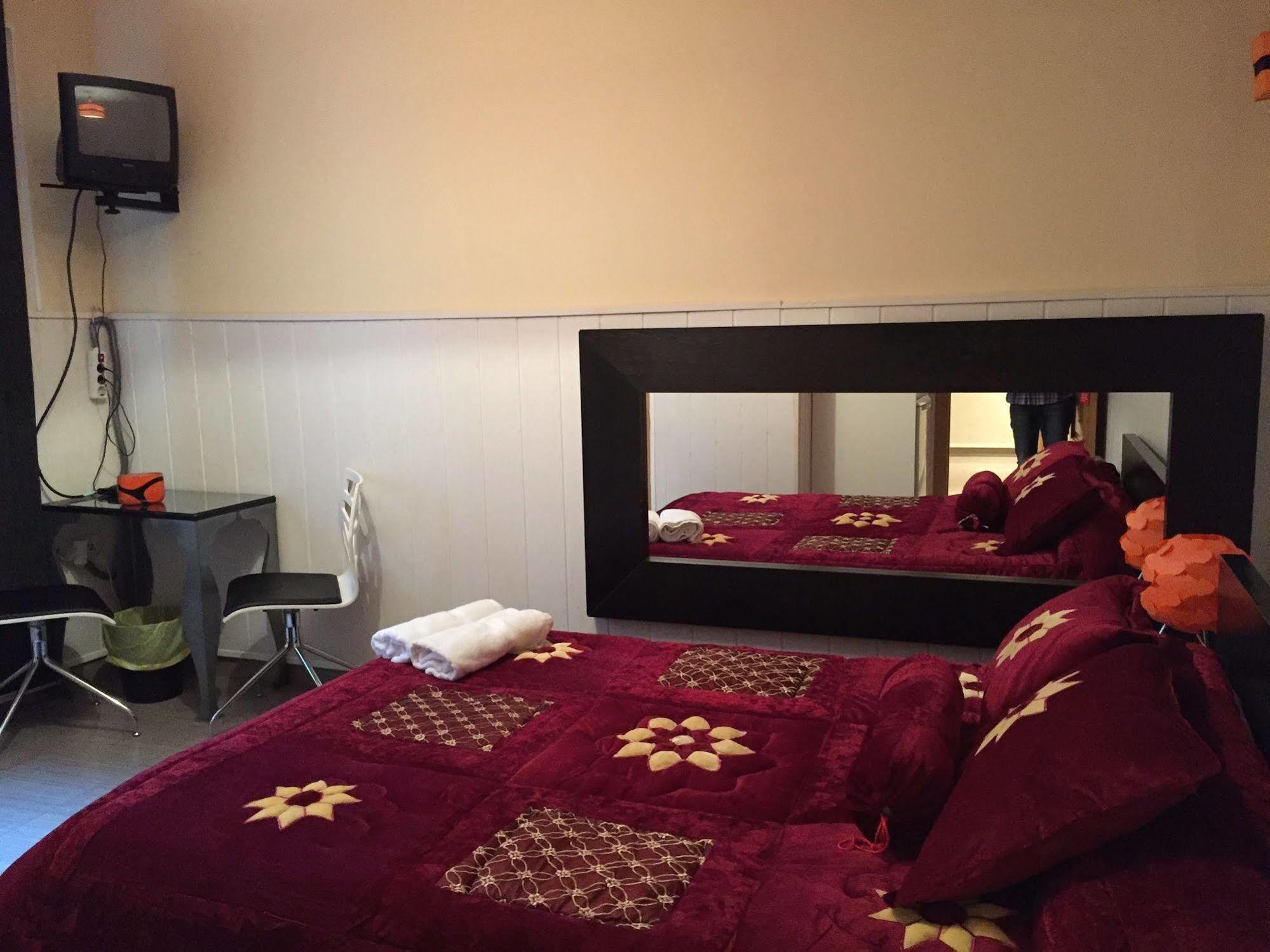 מדריד Hostal Oxum מראה חיצוני תמונה