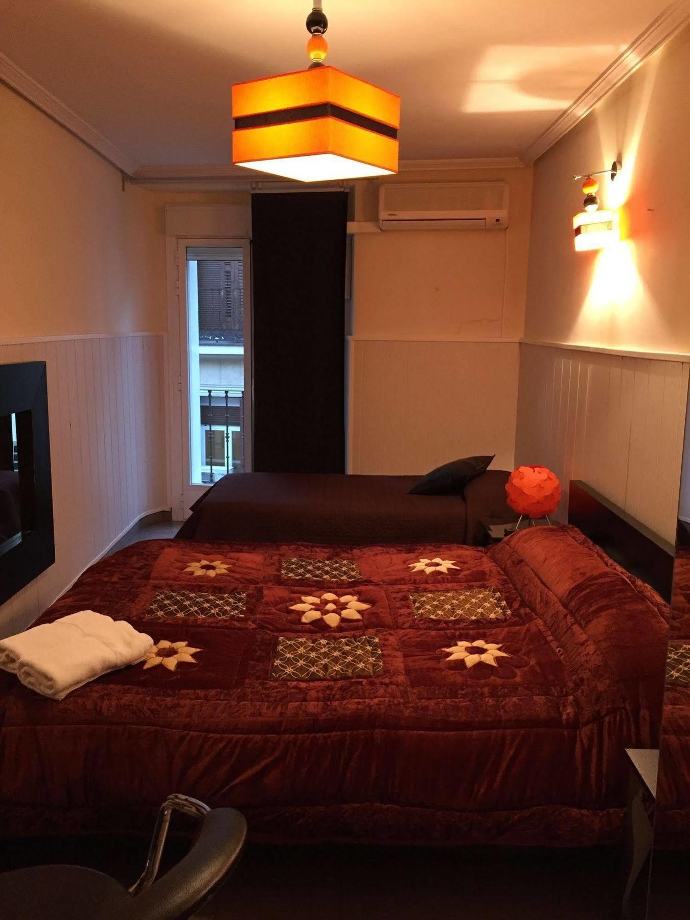 מדריד Hostal Oxum מראה חיצוני תמונה