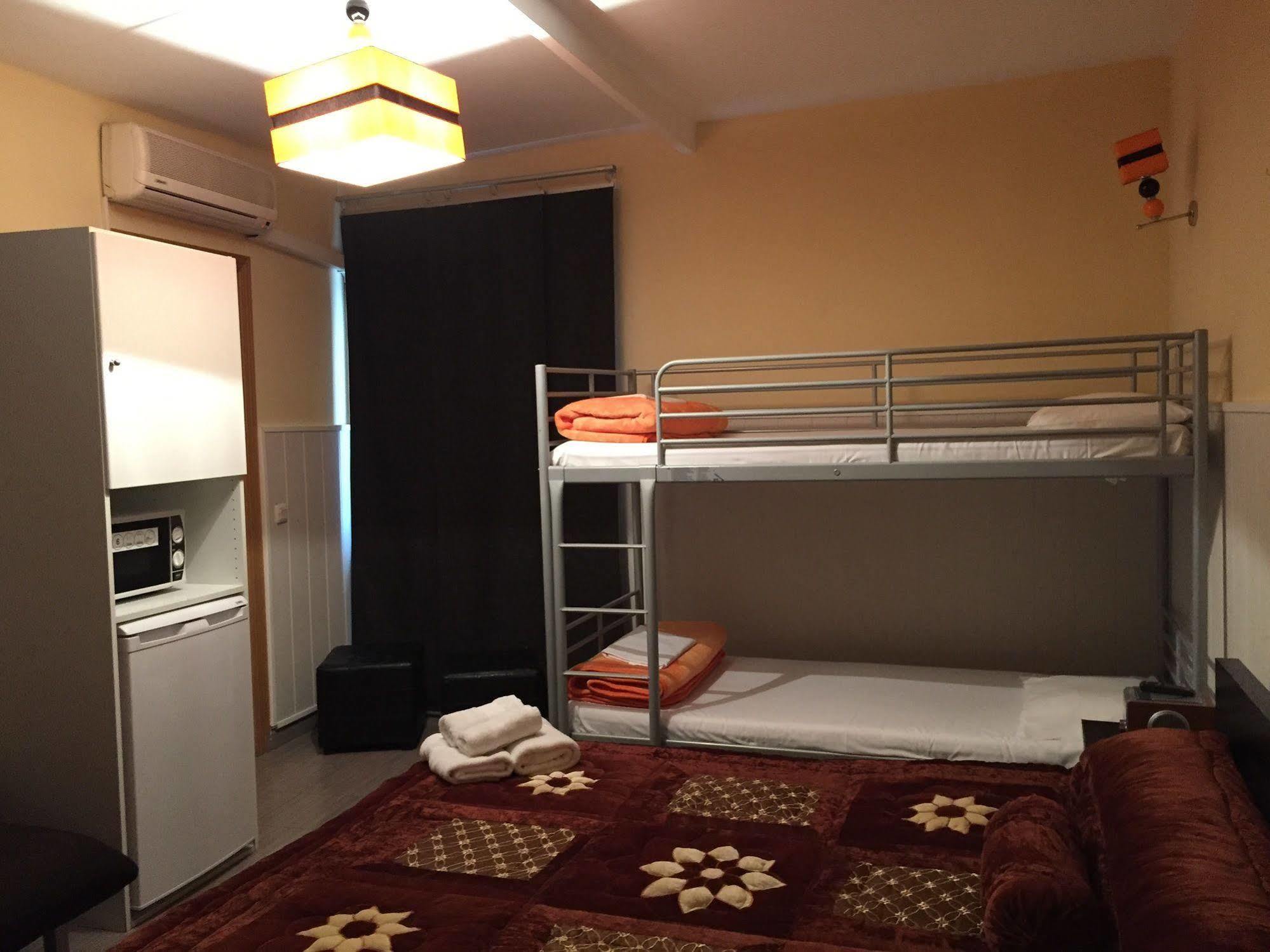 מדריד Hostal Oxum מראה חיצוני תמונה